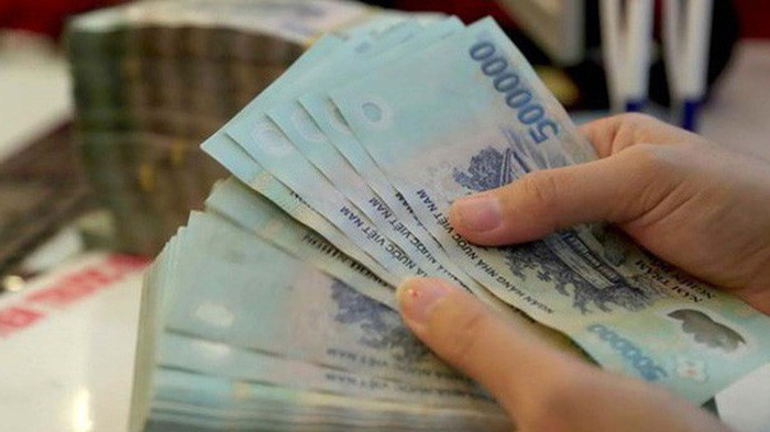 Bộ Nội vụ cho biết, mức lương cơ sở hiện nay là 1.490.000 đồng/tháng mới đạt 42,39% so với mức lương tối thiểu vùng bình quân năm 2019.