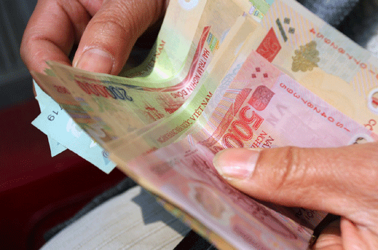 Nhất trí tăng lương tối thiểu của công chức lên 1.050.000 đồng