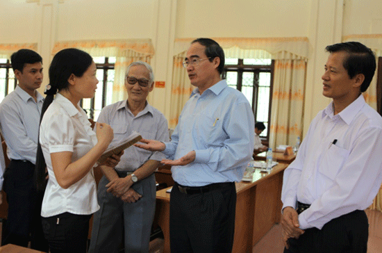 Phó Thủ tướng Nguyễn Thiện Nhân trao đổi với cử tri thành phố Bắc Giang - Ảnh: Chinhphu.vn