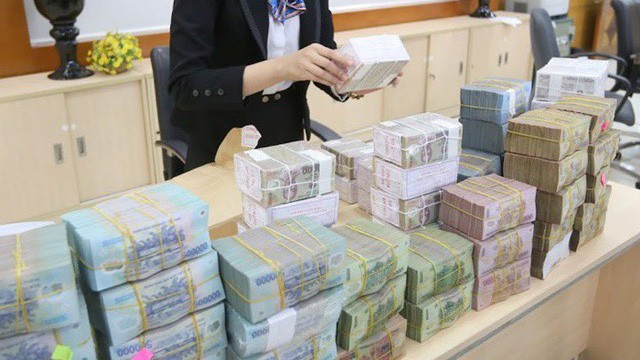 Tiền gửi tiết kiệm của người Việt vẫn tăng đều.