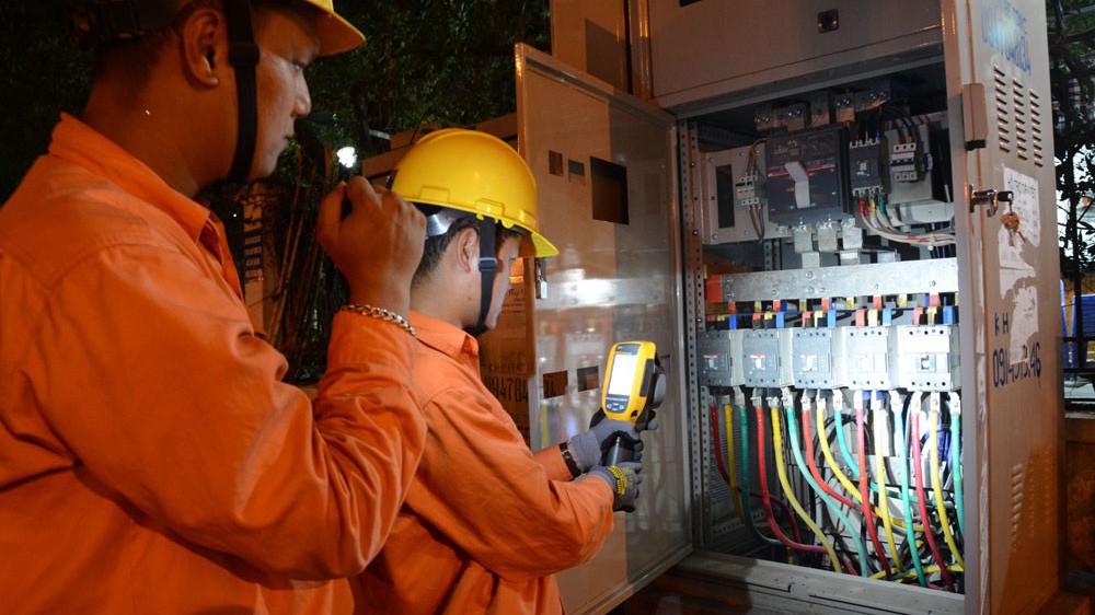 Đợt nắng nóng này cũng làm mức độ tiêu thụ điện của Hà Nội đạt mức đỉnh mới. (Ảnh minh họa)