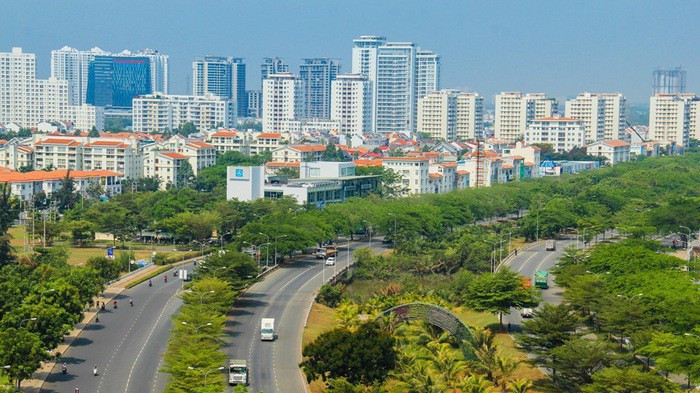 Trong bối cảnh Ngân hàng Nhà nước vẫn giữ lãi suất điều hành ở mức thấp, việc giảm tỷ lệ cung tiền sẽ giúp cho Việt Nam có thêm dư địa chính sách tiền tệ để ứng phó với những cú sốc từ bên ngoài.