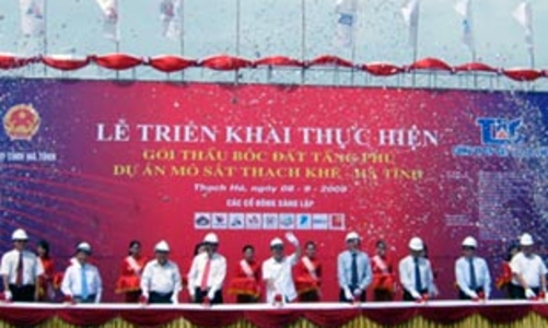 Khởi công mỏ sắt lớn nhất Đông Nam Á