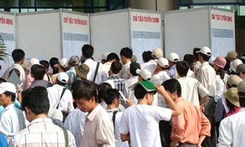 “Gần một nửa số người thất nghiệp từ 15 đến 24 tuổi”