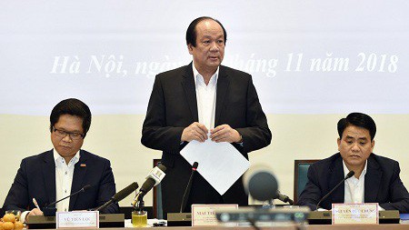 Bộ trưởng - Chủ nhiệm Văn phòng Chính phủ Mai Tiến Dũng chủ trì buổi kiểm tra tại UBND thành phố Hà Nội.