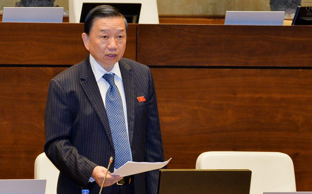 Bộ trưởng Bộ Công an Tô Lâm tiếp thu ý kiến đại biểu.