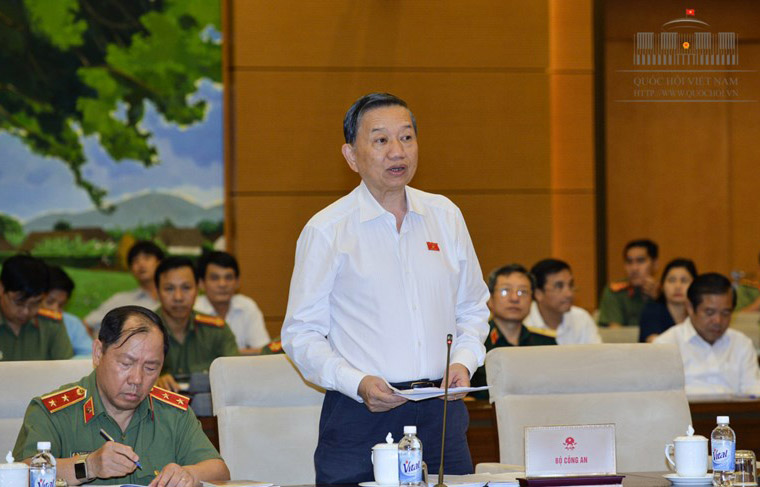 Bộ trưởng Bộ Công an Tô Lâm trình dự án Luật An ninh mạng.<br>