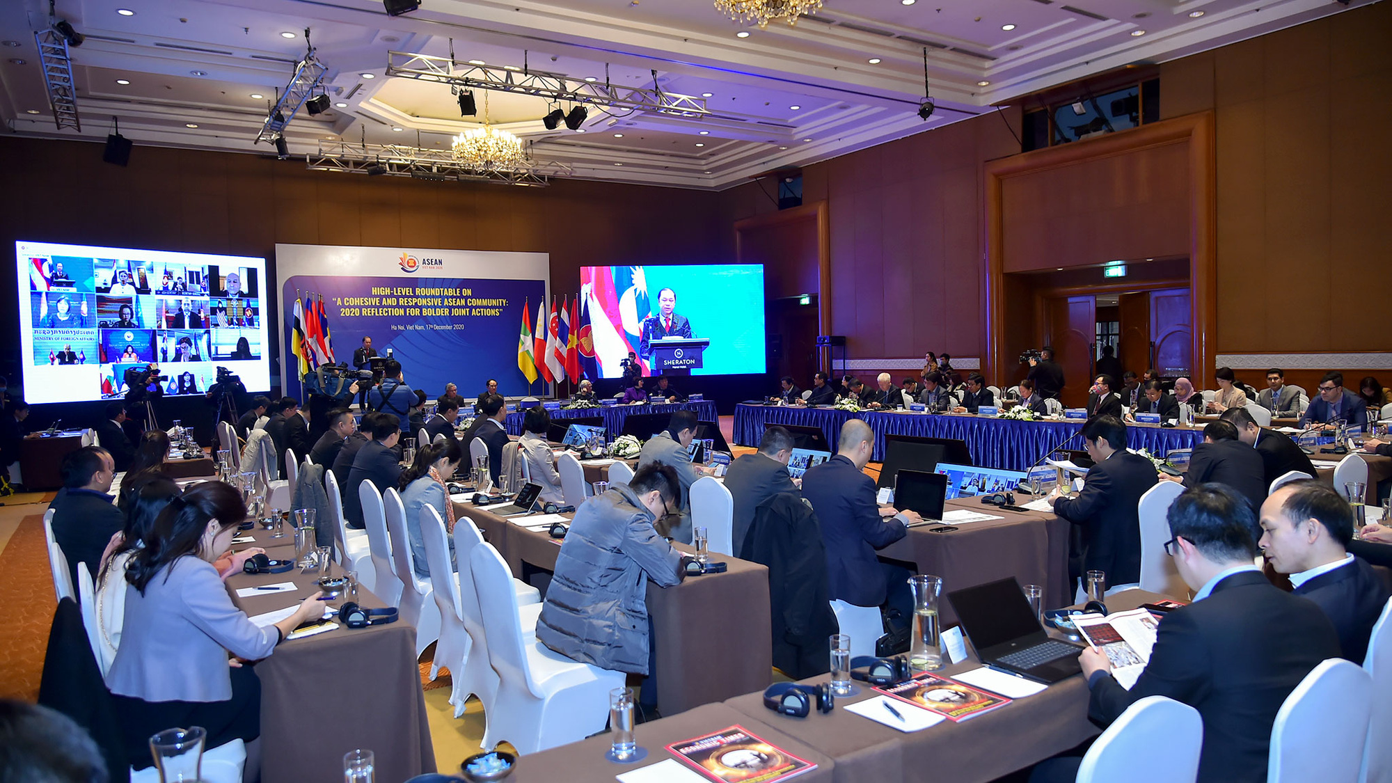 Tọa đàm được tổ chức dưới sự chủ trì của Thứ trưởng Bộ Ngoại giao Nguyễn Quốc Dũng, Trưởng SOM ASEAN-Việt Nam, Tổng Thư ký Ủy ban Quốc gia ASEAN 2020 - Ảnh: Bộ Ngoại giao