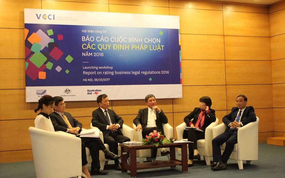 Toạ đàm với các chuyên gia tại buổi công bố báo cáo.