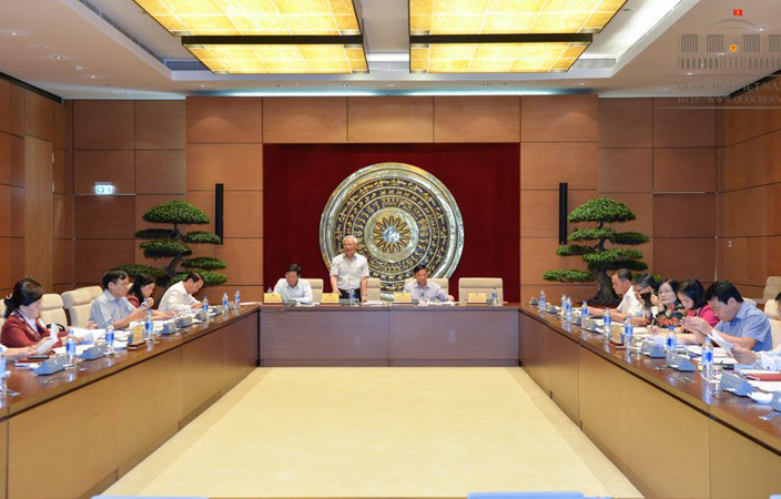 Một buổi làm việc của đoàn giám sát việc thực hiện chính sách pháp luật về cải cách tổ chức bộ máy hành chính Nhà nước giai đoạn 2011 - 2016.<br>