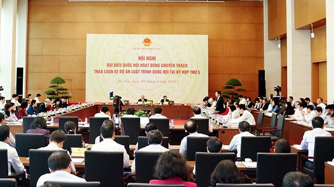 Hội nghị đại biểu Quốc hội chuyên trách thảo luận dự án Luật An ninh mạng.