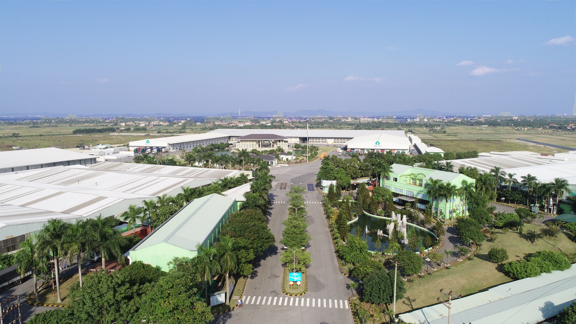 Toàn cảnh nhà máy AAA 