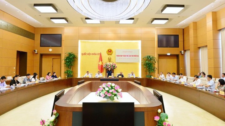 Toàn cảnh phiên họp của Uỷ ban Tư pháp Quốc hội.