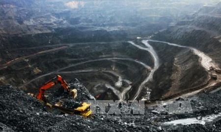 TKV kiến nghị Chính phủ chỉ đạo EVN và Petro Vietnam chưa mua than của các đơn vị ngoài TKV và Tổng công ty Đông Bắc trong năm 2017.