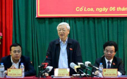 Hồi âm nhận xét của cử tri về việc xử lý kỷ luật với nguyên Bộ trưởng Công Thương Vũ Huy Hoàng trong vấn đề liên quan đến Trịnh Xuân Thanh “còn nhẹ”, Tổng bí thư cho rằng, cử tri có quyền nhận xét nhưng đa số dư luận thể hiện thái độ hoan nghênh vì từ trước đến nay, chưa bao giờ xử lý một cán bộ ngay cả khi đã về hưu như vậy.<br>