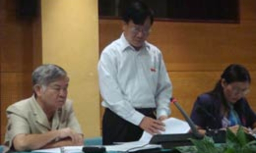 “Không nên hạn chế cho vay kinh doanh chứng khoán”