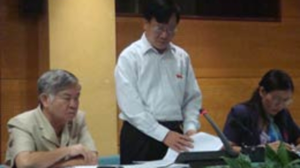 “Không nên hạn chế cho vay kinh doanh chứng khoán”