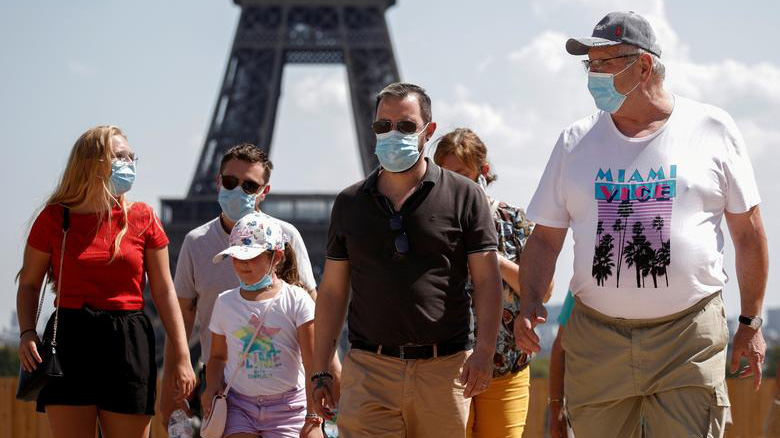 Lượng du khách quốc tế toàn cầu giảm 1,1 tỷ lượt trong năm 2020 do ảnh hưởng bởi đại dịch Covid-19 - Ảnh: Reuters