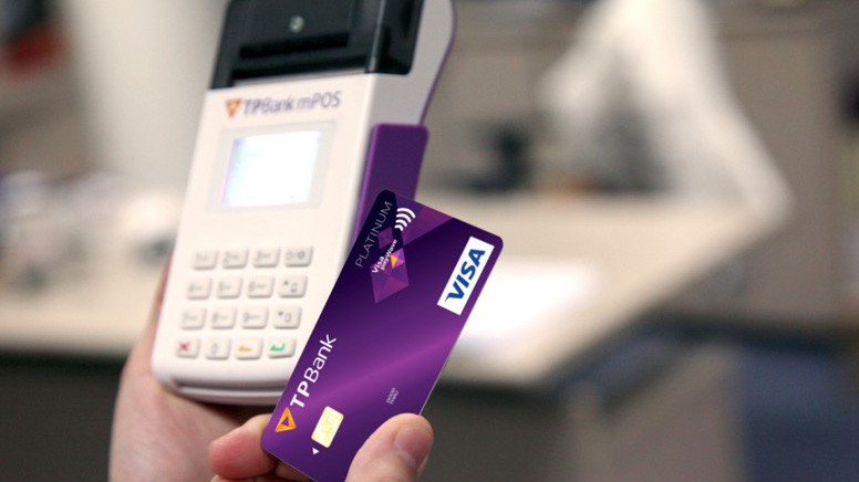 Chỉ cần đặt TPBank payWave cạnh POS/mPOS và thế là thanh toán.