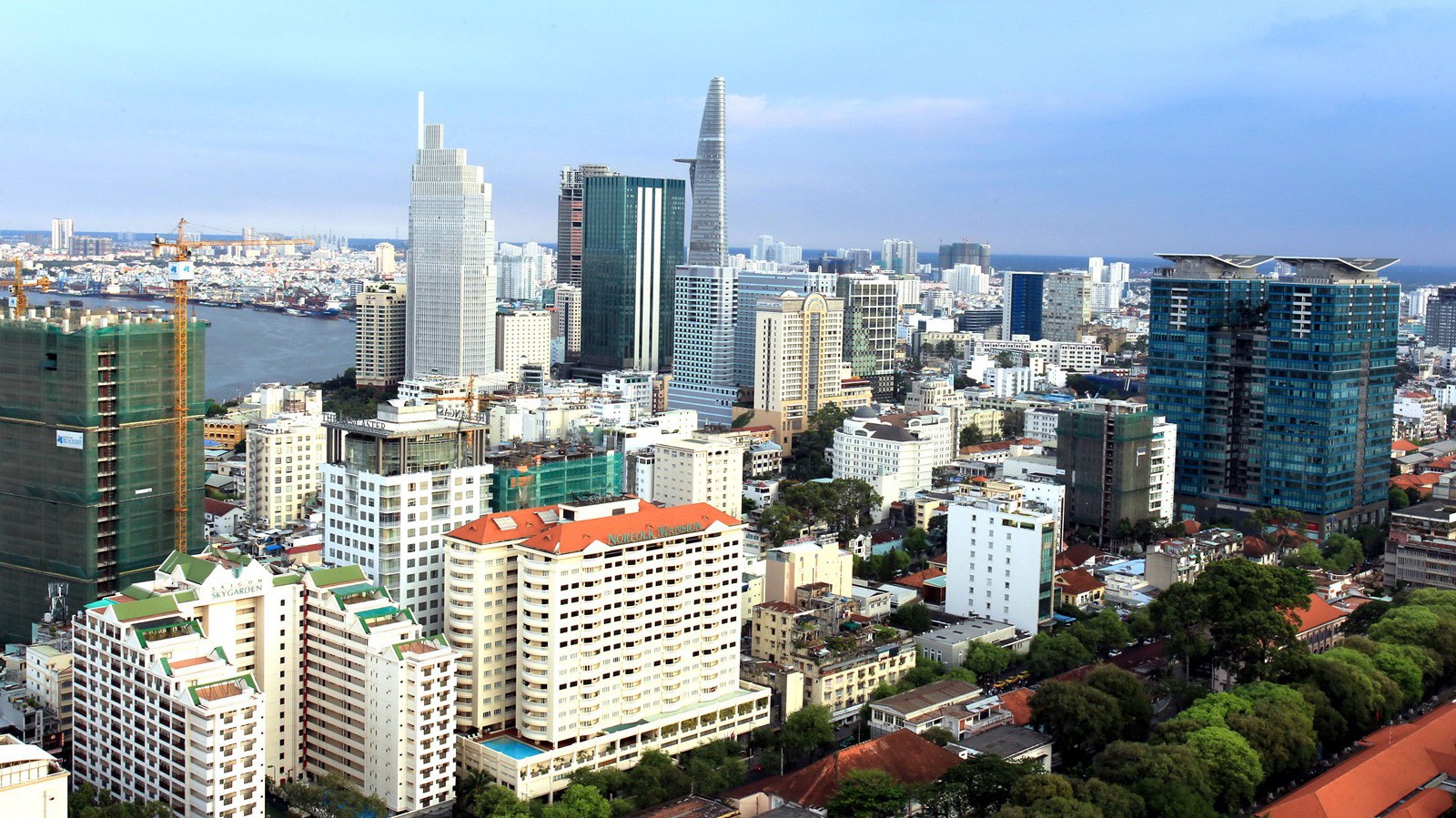 Tp.HCM là đầu tàu kinh tế có vị trí cực kỳ quan trọng, đóng góp GDP khoảng từ 27-28% GDP của cả nước, đóng góp ngân sách chung của cả nước từ 25-26%. 