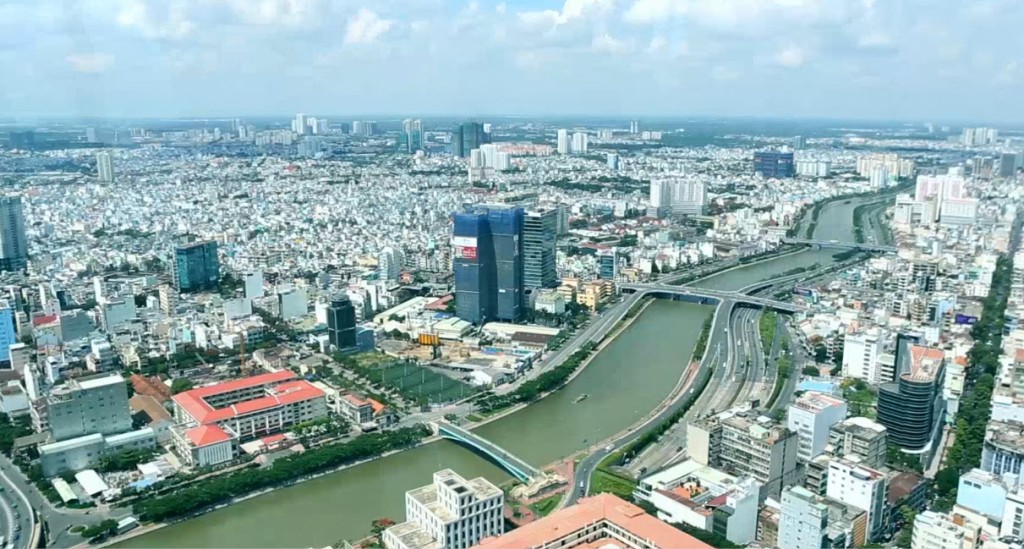 Kết quả sản xuất 4 ngành công nghiệp trọng yếu của Tp.HCM ước tháng 1 giảm 10% so 
với tháng trước, so với tháng 1/2016 ước tăng 4,3%, trong đó ngành cơ 
khí chế tạo ước tăng 3% so cùng kỳ.