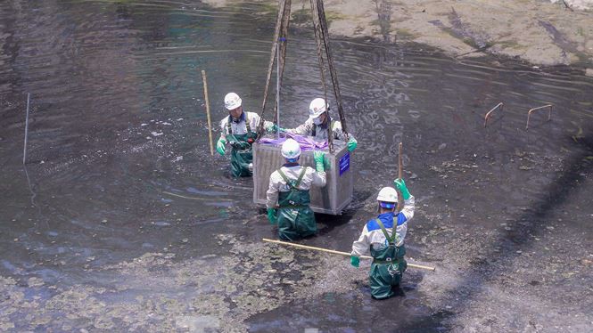 Trước mắt, các chuyên gia sẽ thí điểm xử lý làm sạch một đoạn sông Tô Lịch và một góc Hồ Tây bằng Công nghệ Nano-Bioreactor của Nhật.