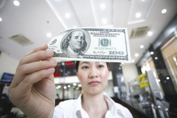 Ngân sách chi trả lớn cho các khoản nợ gốc và lãi vay, nhằm giảm mức nợ công.