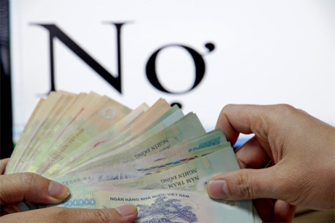 Ngân sách dành phần lớn để trả nợ, trong khi chi đầu tư phát triển rất ít, không đạt dự toán.