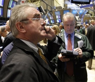 Nhà đầu tư tăng mạnh bán chốt lời khiến đà tăng ấn tượng của 4 phiên trước đó đã chấm dứt - Ảnh: AP.