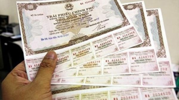 Phát hành thêm trái phiếu, nợ công khó an toàn?