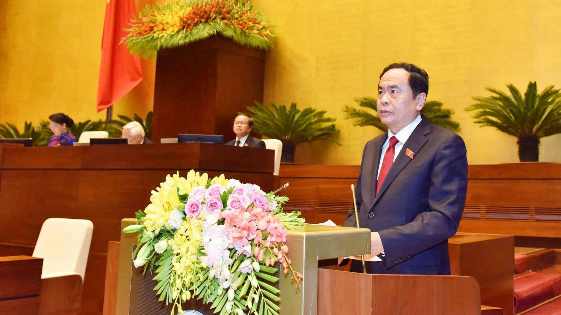 Chủ tịch Uỷ ban Trung ương Mặt trận Tổ quốc Việt Nam Trần Thanh Mẫn trình bày báo cáo  tổng hợp  ý kiến của cử tri.