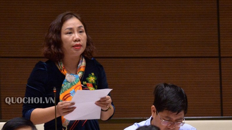 Đại biểu Trần Thị Hiền góp ý về quy định học phí