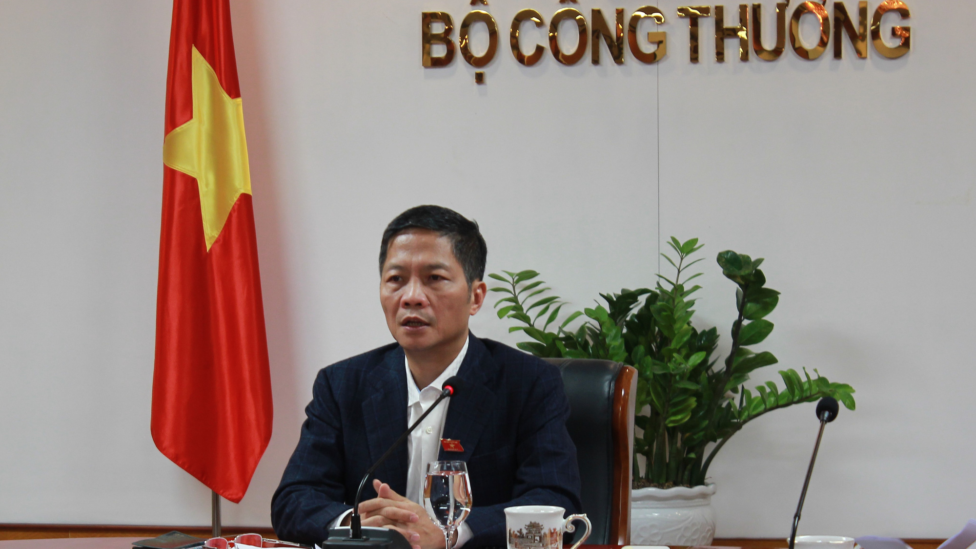 Bộ trưởng Trần Tuấn Anh trong cuộc họp về nguy cơ thiếu điện. 
