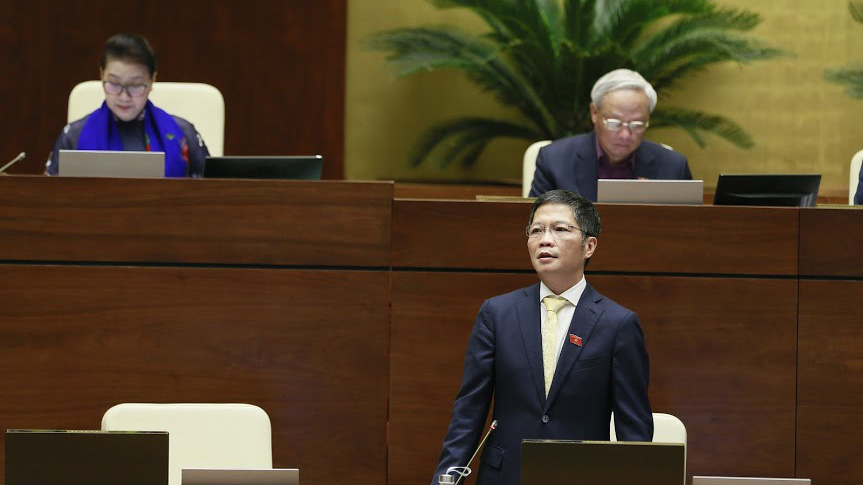 Điều hành phiên chất vấn, Chủ tịch Quốc hội hơn một lần bày tỏ sốt ruột về dự án điện Bạc Liêu - Ảnh: Quang Phúc 