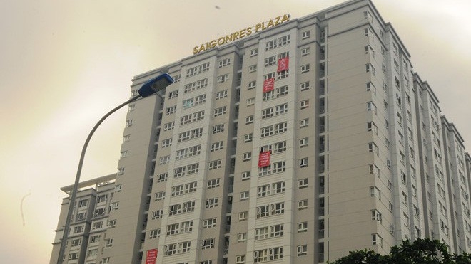 Cư dân giăng biểu ngữ phản đối chủ đầu tư.