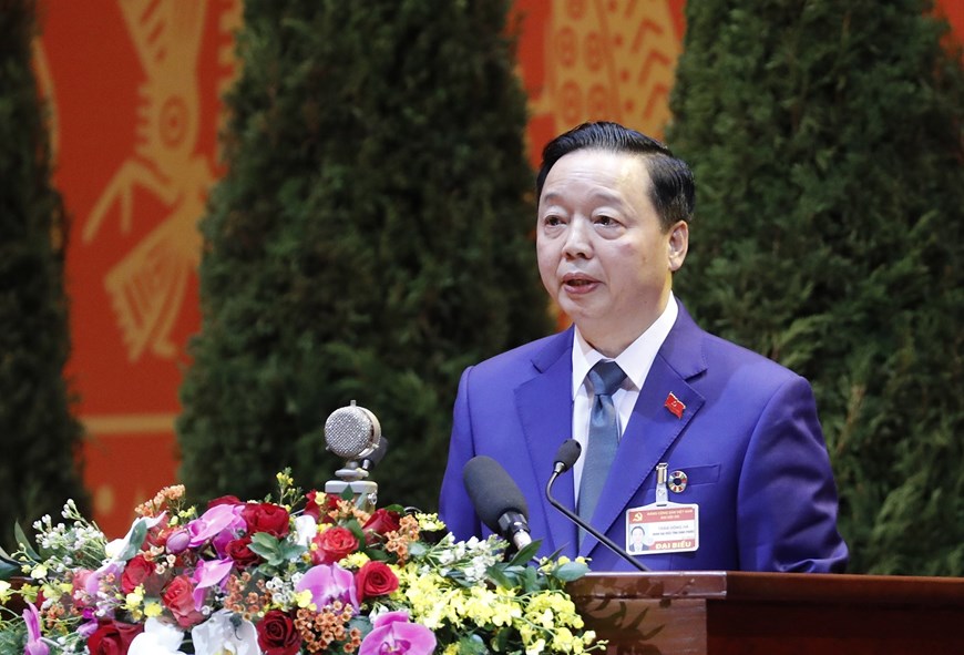 Đồng chí Trần Hồng Hà, Ủy viên Trung ương Đảng, Bí thư Ban cán sự đảng, Bộ trưởng Bộ Tài nguyên và Môi trường tham luận về vấn đề 