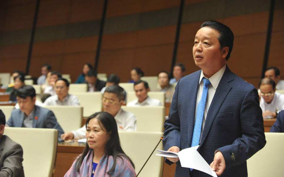 <span style="font-family: 'Times New Roman'; font-size: 15px;">Bộ trưởng Bộ Tài nguyên - Môi trường Trần Hồng Hà giải trình ý kiến đại biểu Quốc hội.</span>