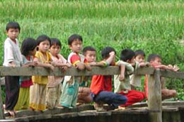 Các nghiên cứu quy mô nhỏ của Liên hợp quốc cho thấy, trẻ em gái được sinh ra chịu nhiều thiệt thòi hơn.