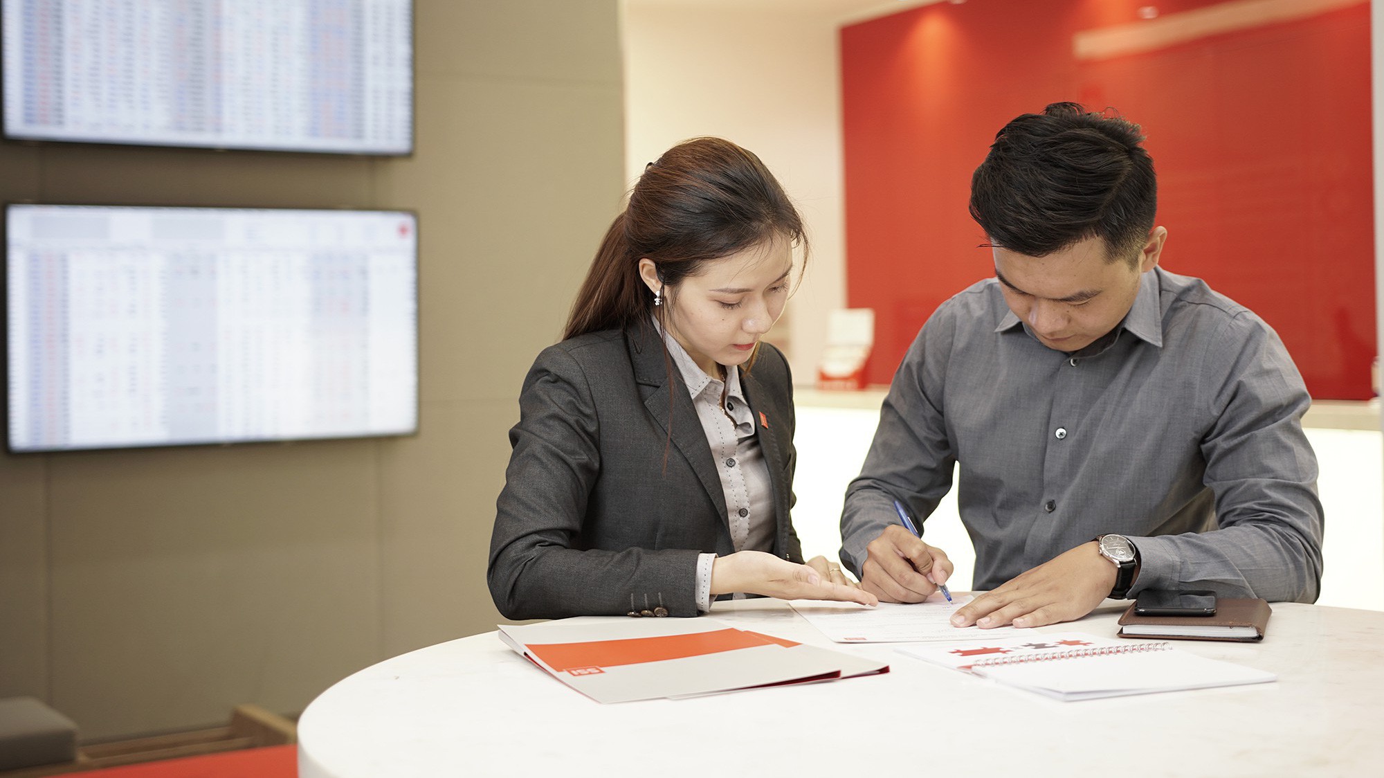 SSI là công ty lớn nhất thị trường chứng khoán Việt. 