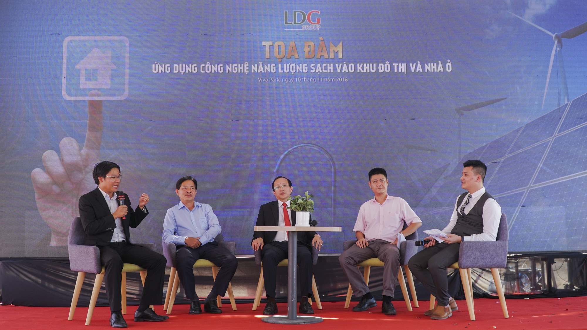 Tọa đàm Ứng dụng công nghệ năng lượng sạch vào khu đô thị và nhà ở