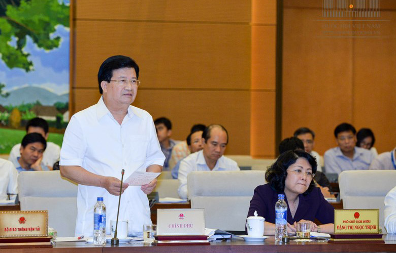 Phó thủ tướng Trịnh Đình Dũng phát biểu tại phiên giám sát.