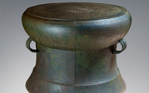 Trống đồng Ngọc Lũ, một trong những bảo vật quốc gia của Việt Nam.<br>