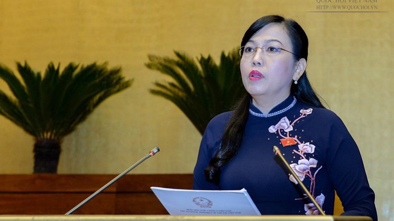 Trưởng ban Dân nguyện Nguyễn Thanh Hải trình bày báo cáo trước phiên chất vấn. 