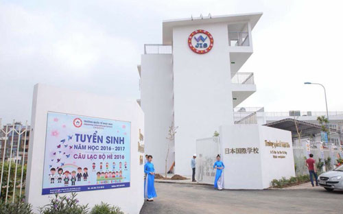 Trường Quốc tế Nhật Bản nằm tại 36 Tố Hữu (Lê Văn Lương kéo dài).<br>