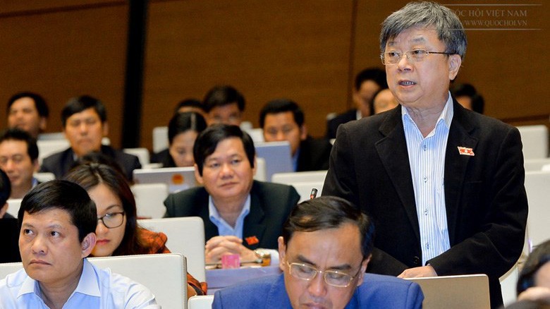 Đại biểu Trương Trọng Nghĩa phát biểu tại hội trường.