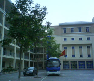 Hiện trường Lomonoxop đã cho toàn bộ học sinh nghỉ học để phòng lây nhiễm cúm A/H1N1.