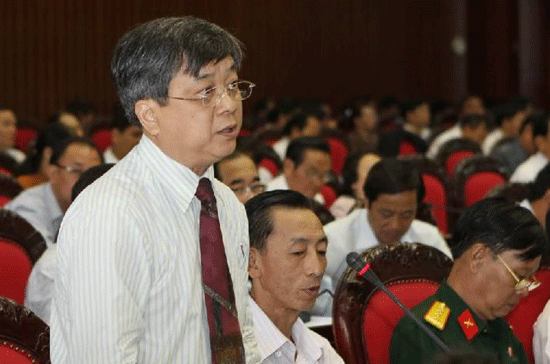 Tập đoàn, đất đai, lãng phí và tham nhũng