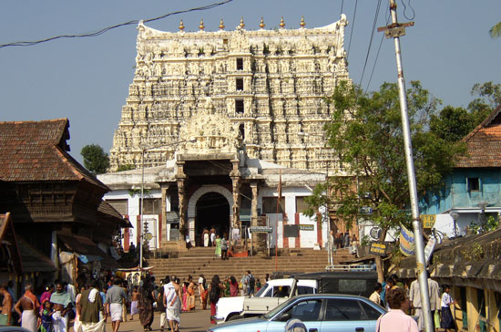 Đền Sree Padmanabhaswamy, nơi phát hiện kho báu.