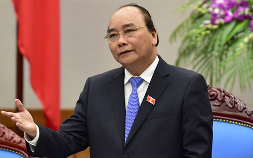 Thủ tướng Nguyễn Xuân Phúc nhấn mạnh, Chủ tịch các tỉnh thành sẽ phải chịu trách nhiệm nếu để xảy ra tình trạng công chức nhũng nhiễu, phiền hà cho doanh nghiệp.<br>