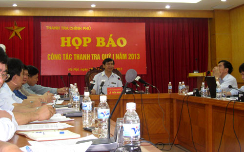 Phó tổng Thanh tra Chính phủ Lê Tiến Hào chủ trì cuộc họp báo sáng 16/4.<br>